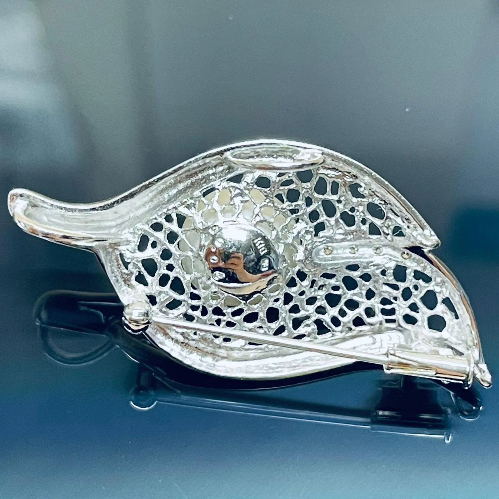 18KWG PEARL=10MM, D4=0.04CT Pendant / Brooch