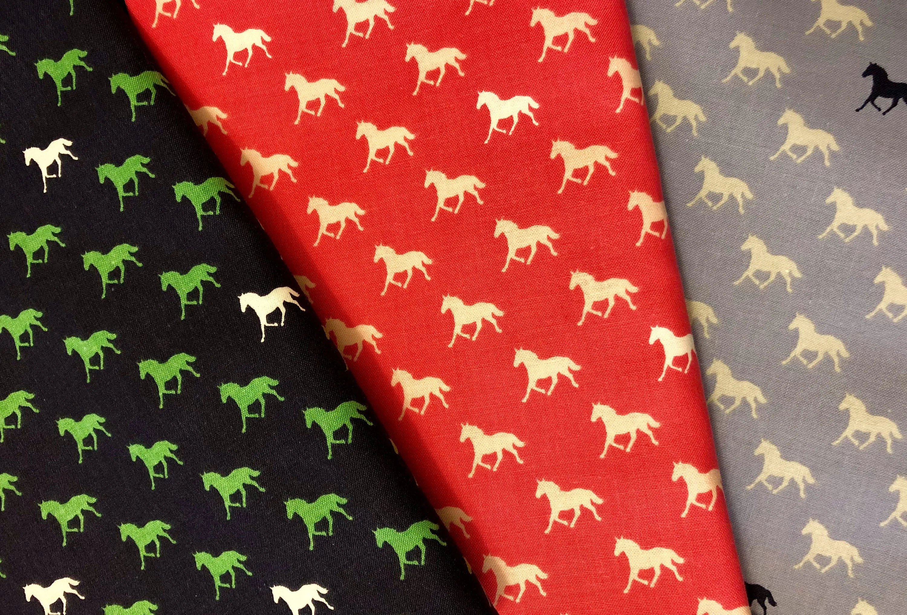Boys Pink Horses Bow Tie