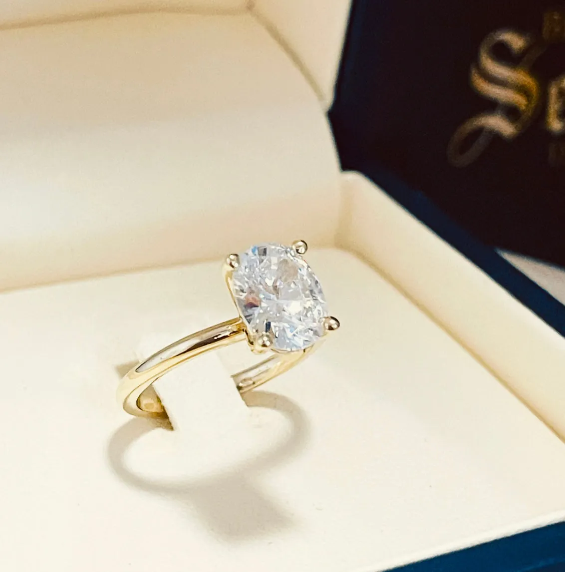 Solitaire engagement ring