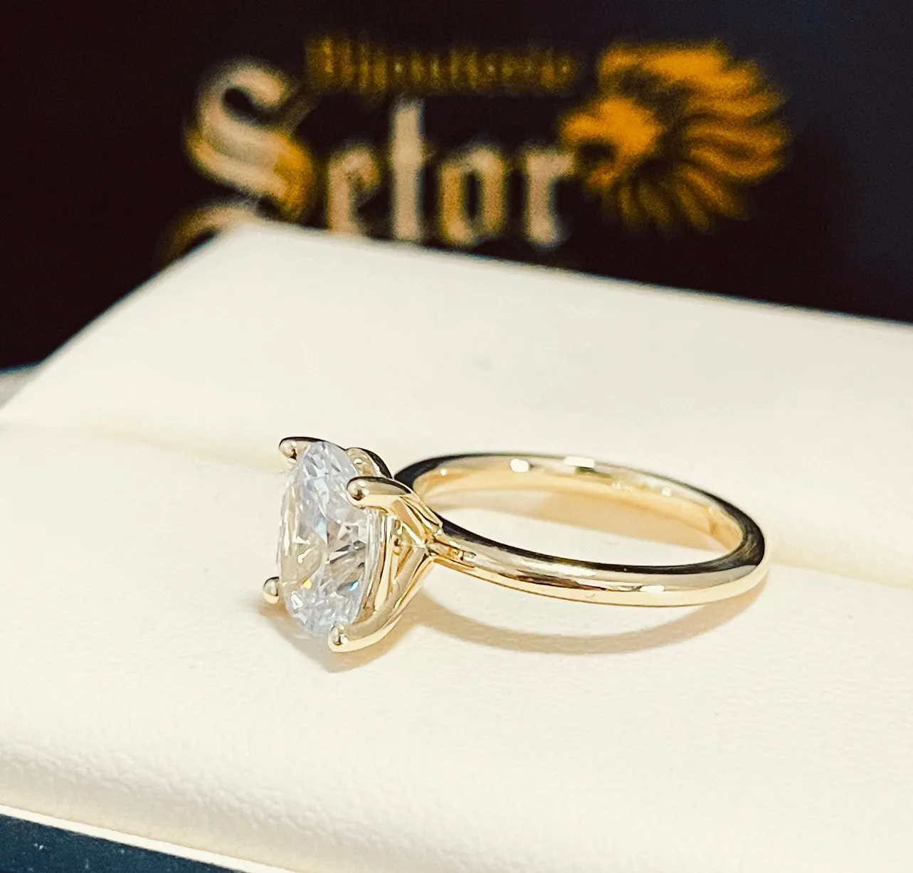 Solitaire engagement ring