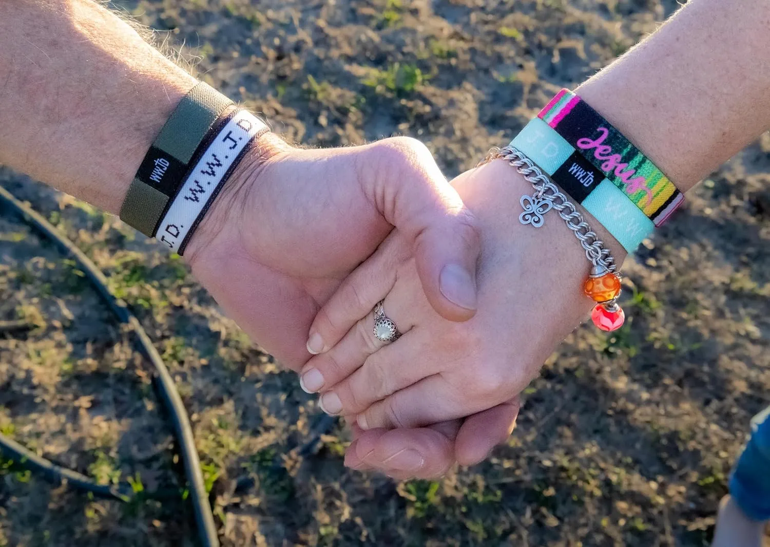 WWJD Bracelet - Elastic Wristbands for Teen Girls: Bible Verse Bracelet, 'What Would Jesus Do' 1 Pack
